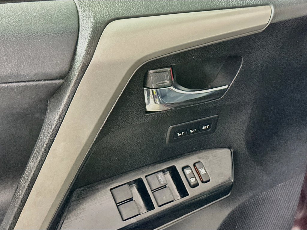 Used 2016 Toyota RAV4 Limited FWD image 21