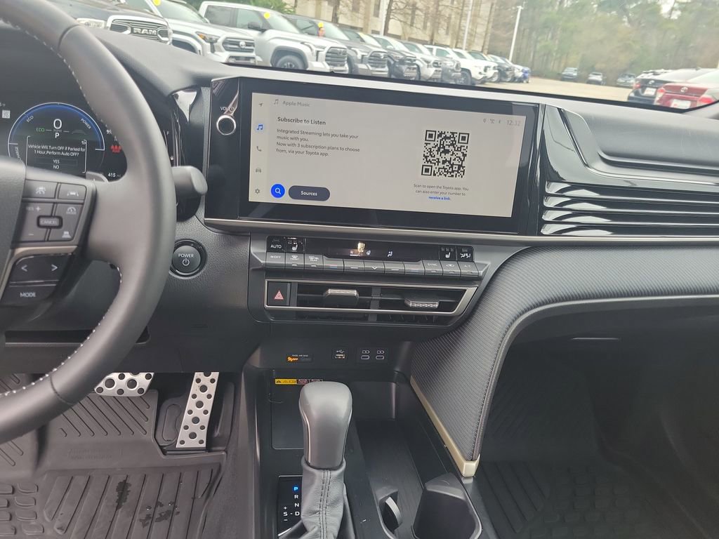 Certified 2025 Toyota Camry SE image 21