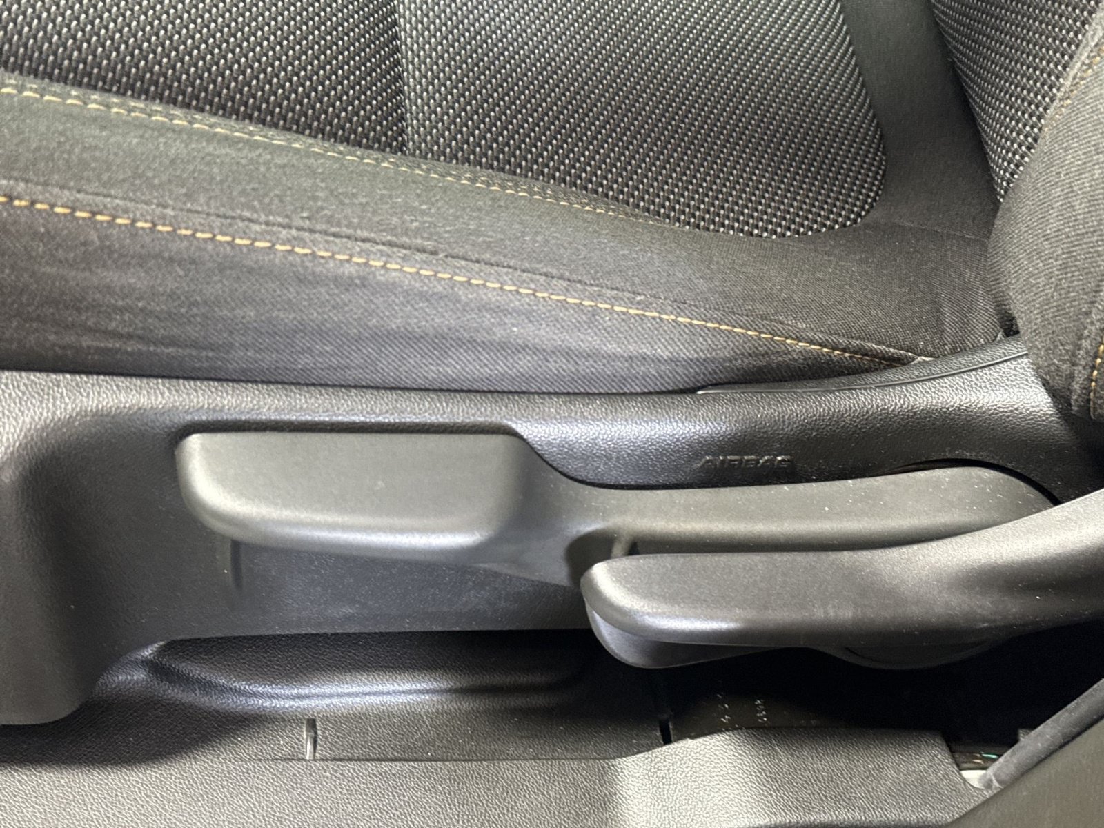 Used 2021 Chevrolet Traverse LS FWD image 15
