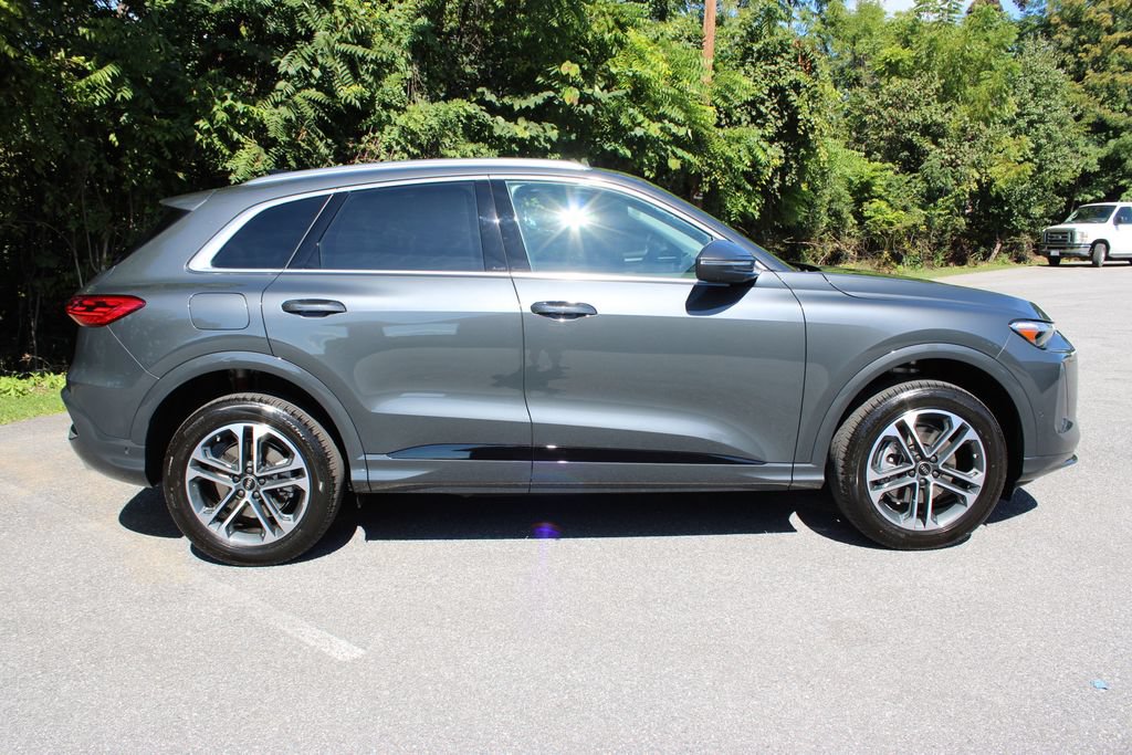 Used 2025 Audi Q5 Premium Plus w/ Premium Plus AWD/4WD image 10