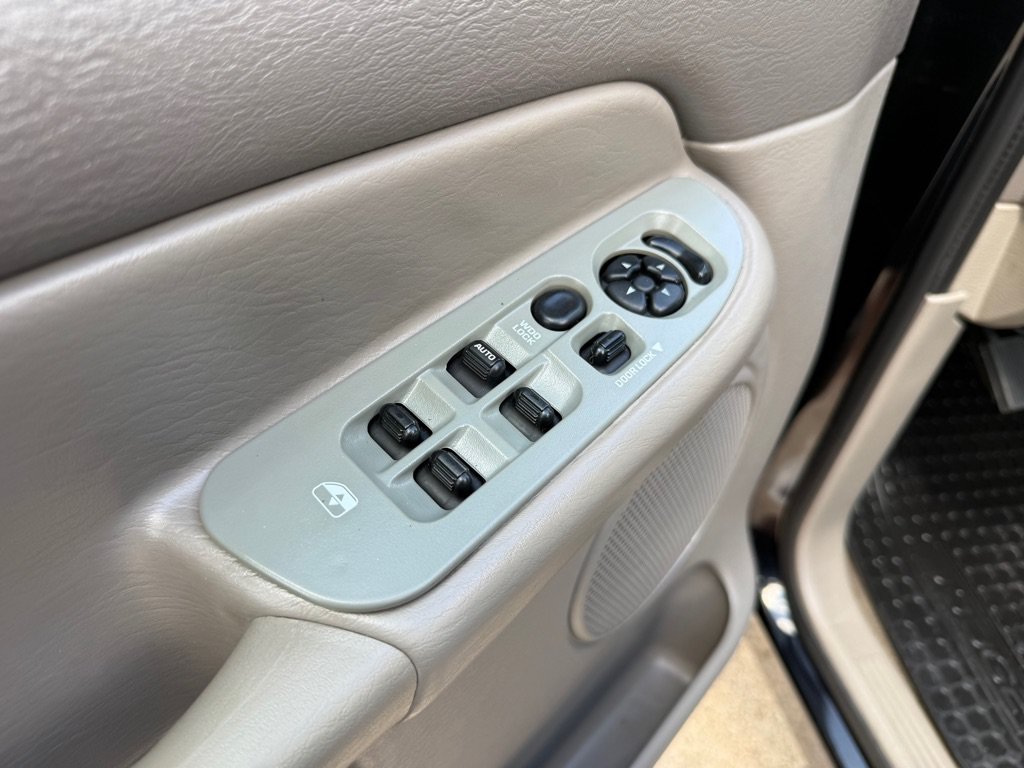Used 2005 Dodge Ram 2500 Truck SLT AWD/4WD image 21