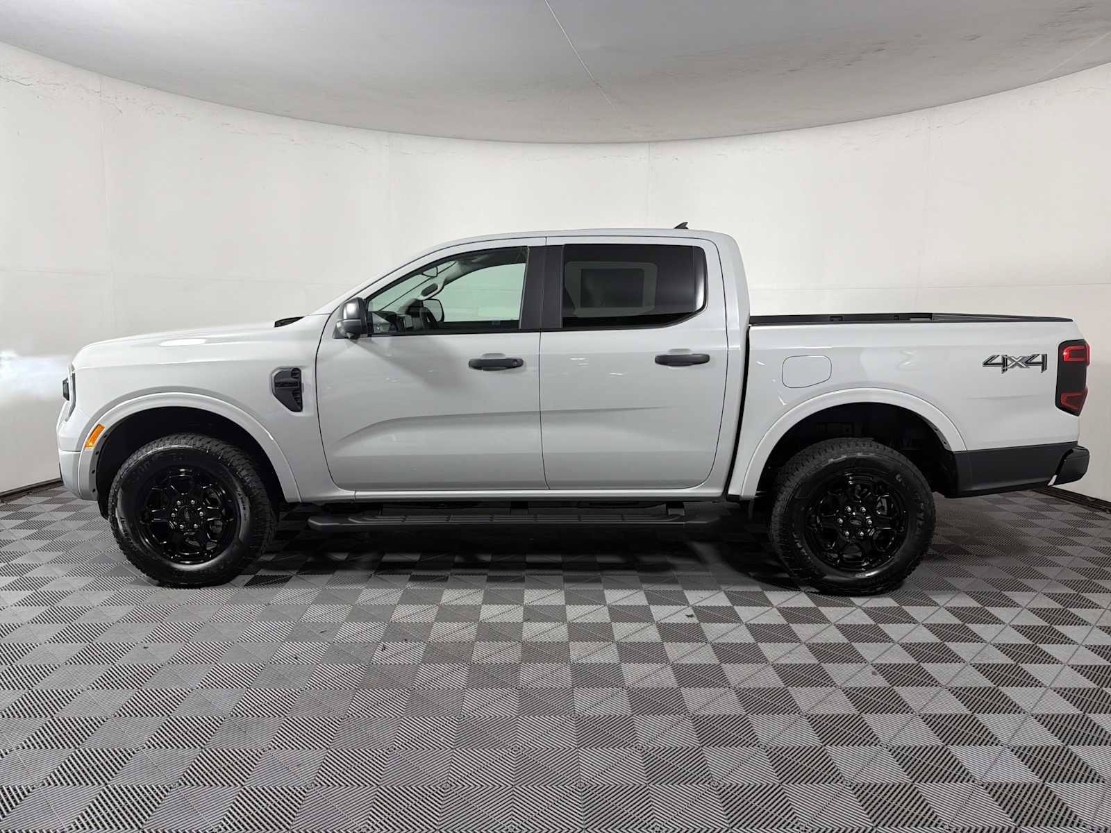 New 2026 Ford Ranger XLT w/ Equipment Group 301A High AWD/4WD image 4