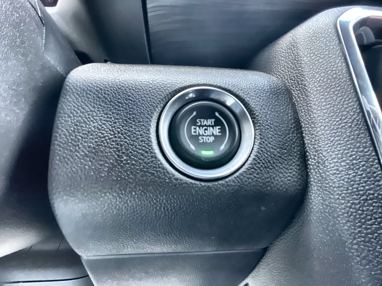 Used 2025 GMC Acadia Elevation FWD image 17