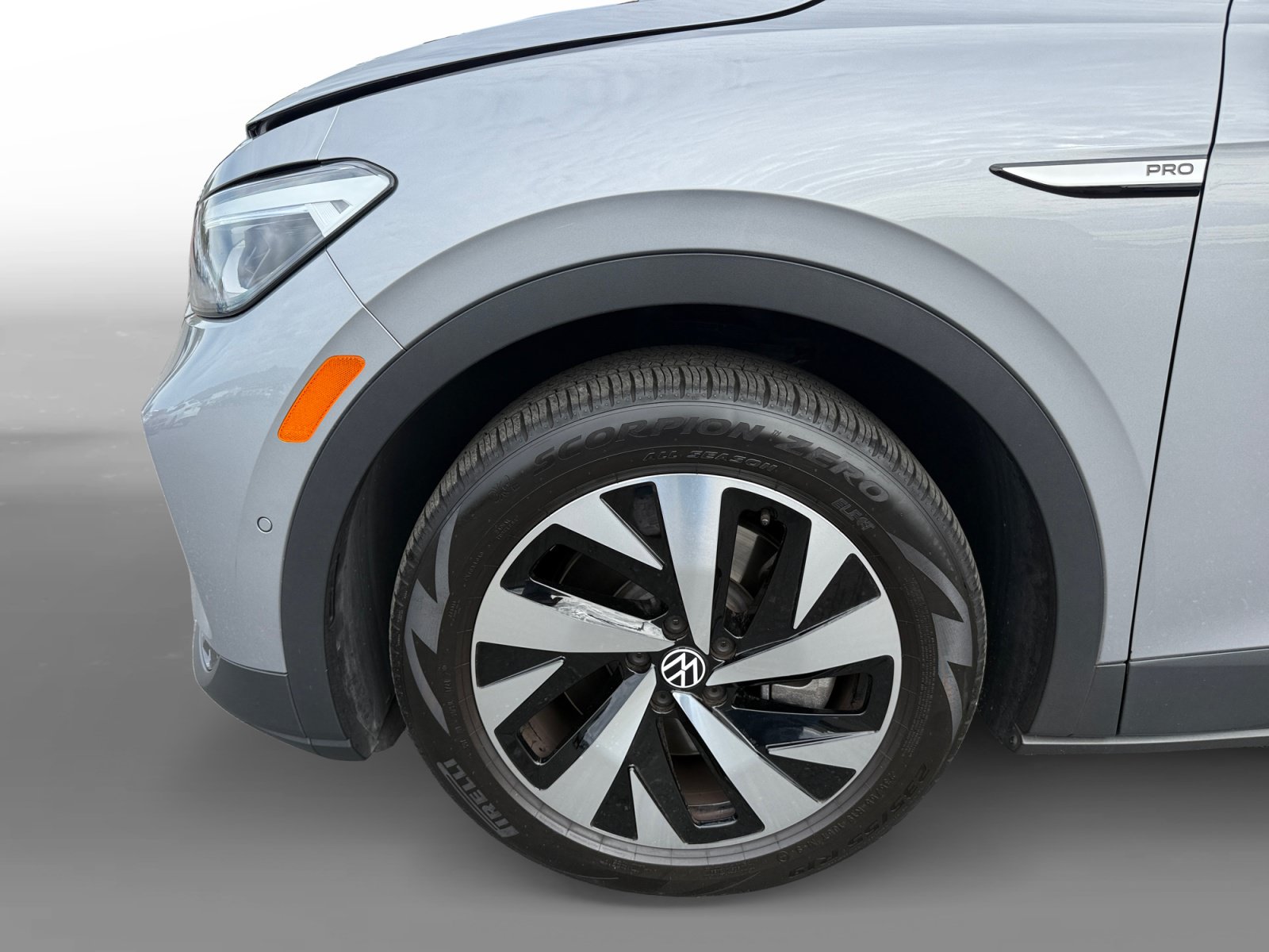 Certified 2025 Volkswagen ID.4 Pro RWD image 9