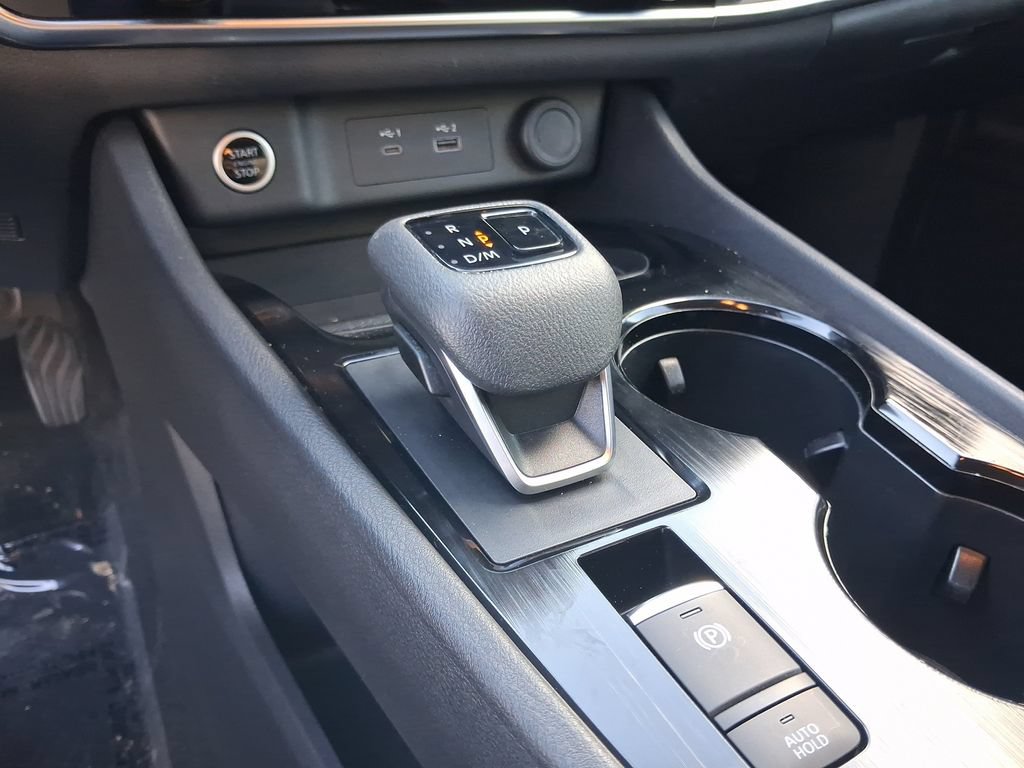 Used 2023 Nissan Rogue S FWD image 17