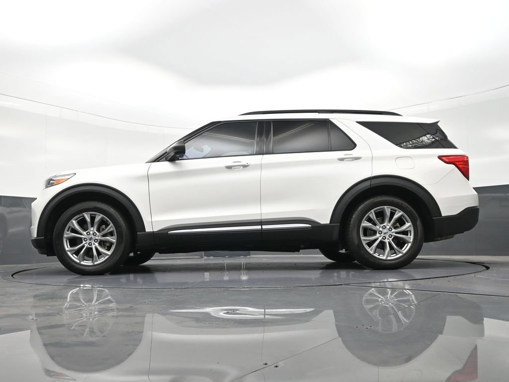 Used 2022 Ford Explorer XLT w/ Equipment Group 202A image 26