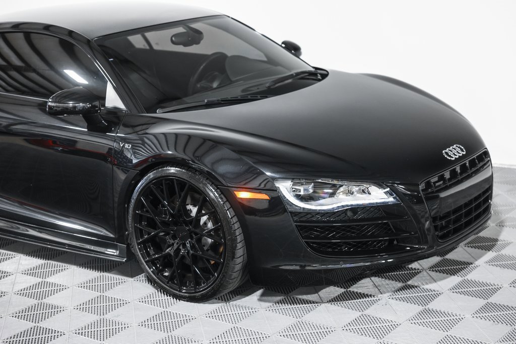Used 2012 Audi R8 V10 w/ Enhanced Leather Pkg image 5