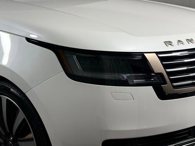 Used 2023 Land Rover Range Rover SV image 13