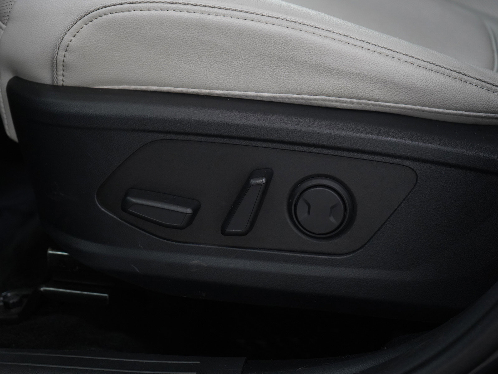 Used 2024 Hyundai Tucson Limited image 27