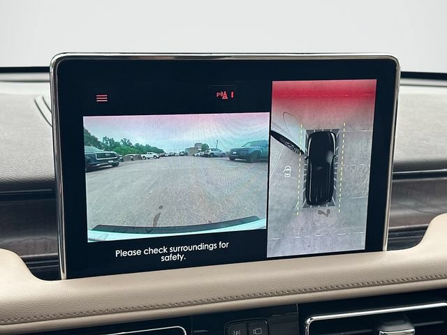 Used 2023 Lincoln Aviator Grand Touring w/ Elements Package Plus AWD/4WD image 4