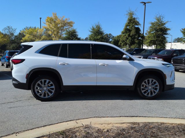 Used 2025 Buick Enclave Preferred FWD image 3