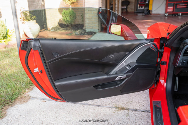 Used 2019 Chevrolet Corvette Stingray Coupe w/ Carbon Flash Badge Package image 34