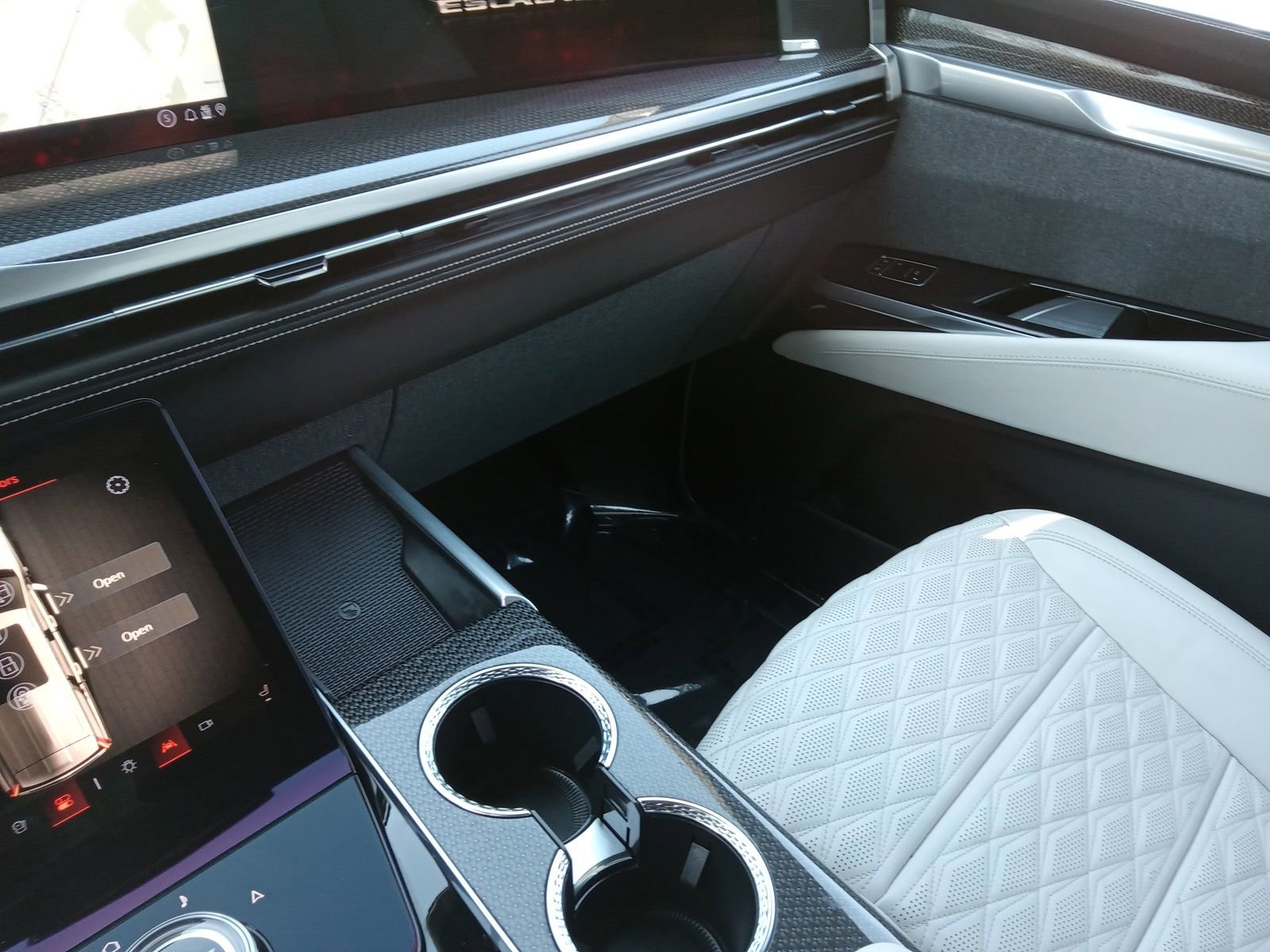 Used 2025 Cadillac Escalade V image 18