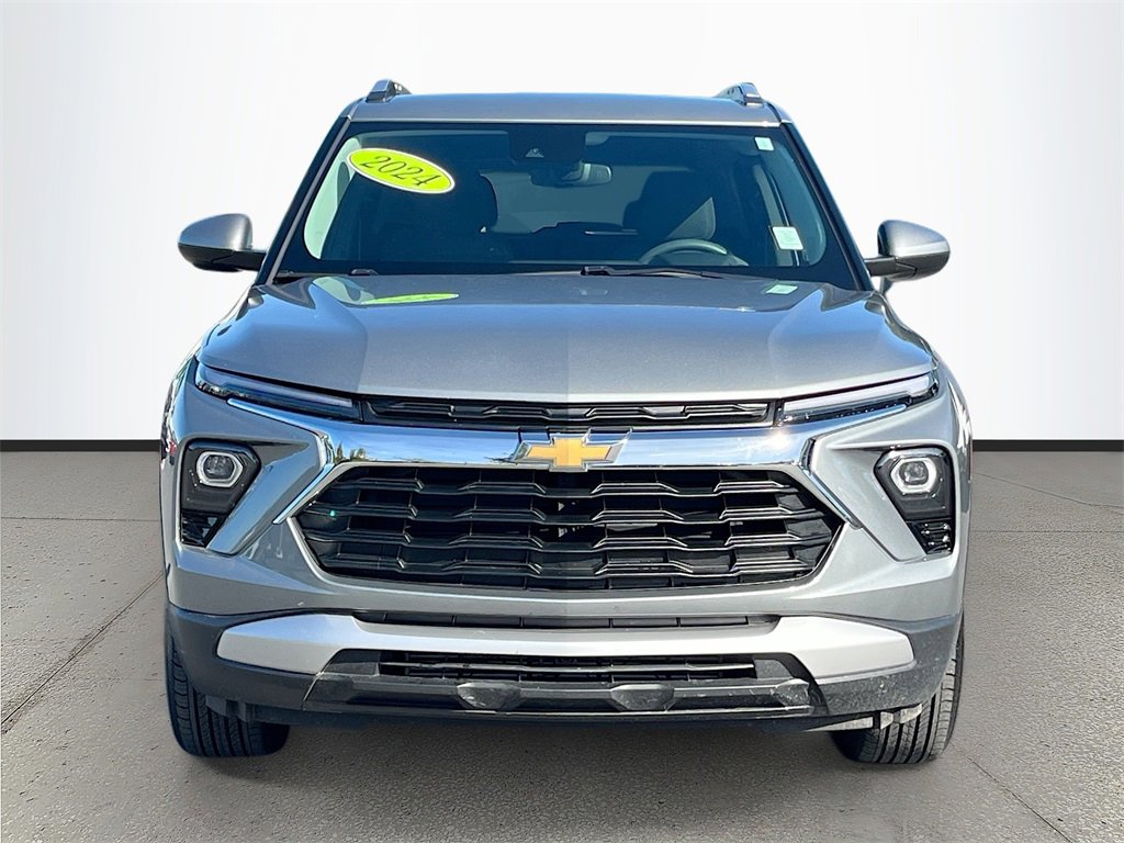 Used 2024 Chevrolet TrailBlazer LT w/ Driver Confidence Package image 2