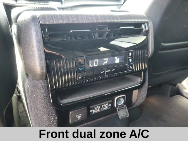 Used 2024 Jeep Wagoneer L Series II w/ Flexible Seating Group image 7