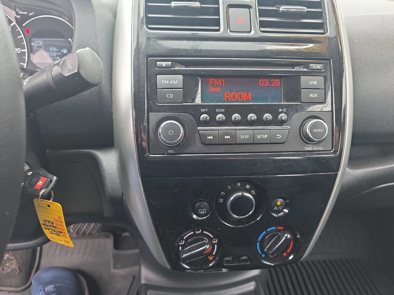 Used 2015 Nissan Versa Note SV FWD image 14
