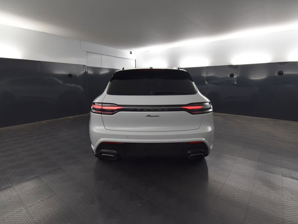 Used 2025 Porsche Macan image 6