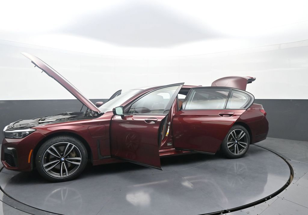 Used 2020 BMW 745e xDrive image 42