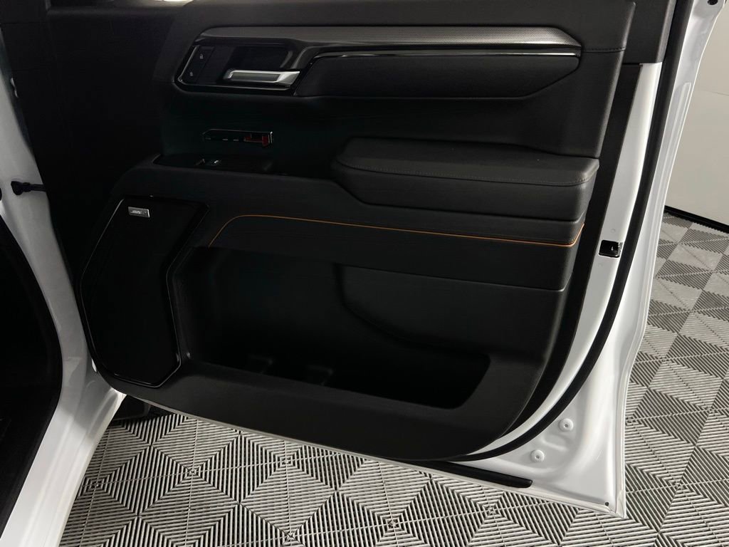 Used 2025 GMC Sierra 1500 AT4 image 37