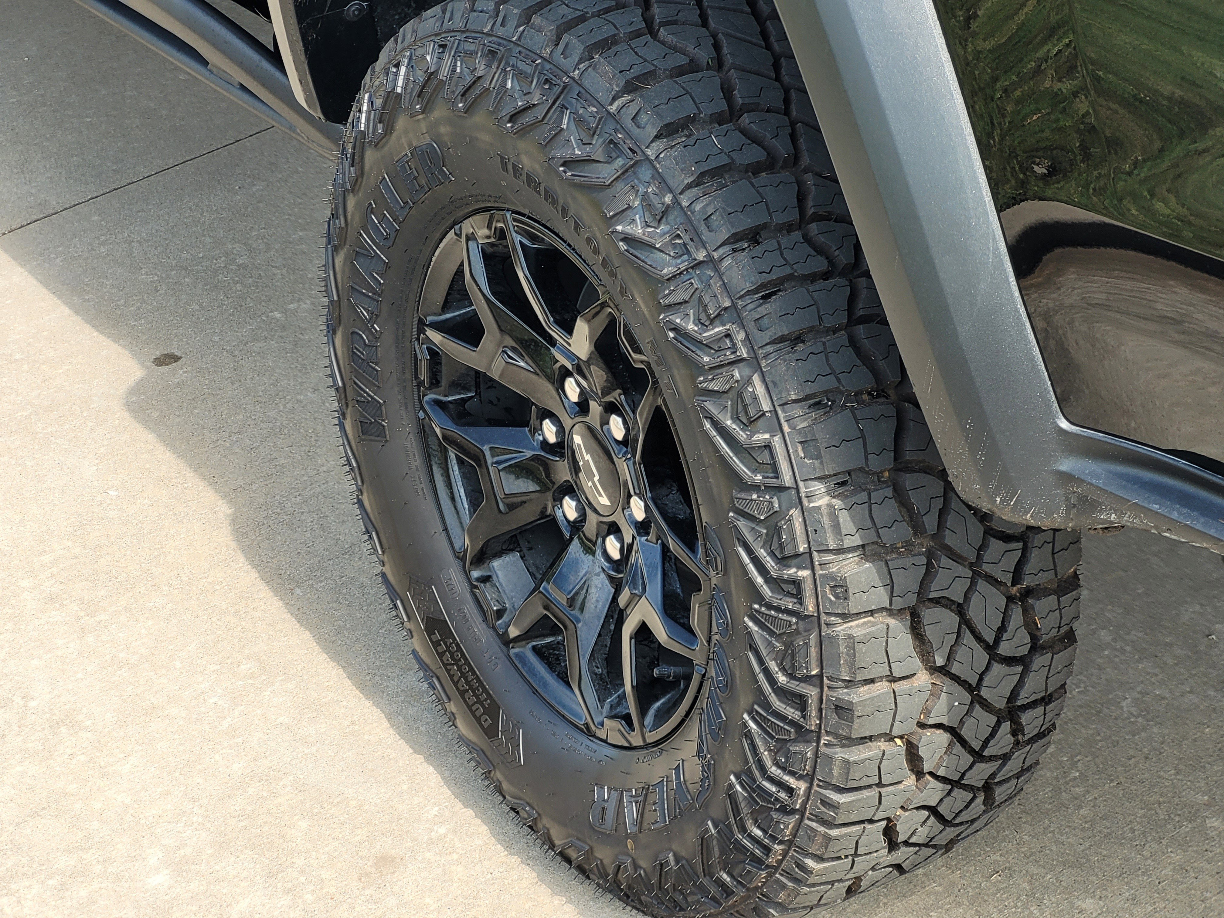 New 2025 Chevrolet Colorado ZR2 w/ Midnight Edition image 5