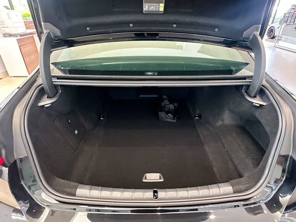 New 2026 BMW i7 M70 AWD/4WD image 26