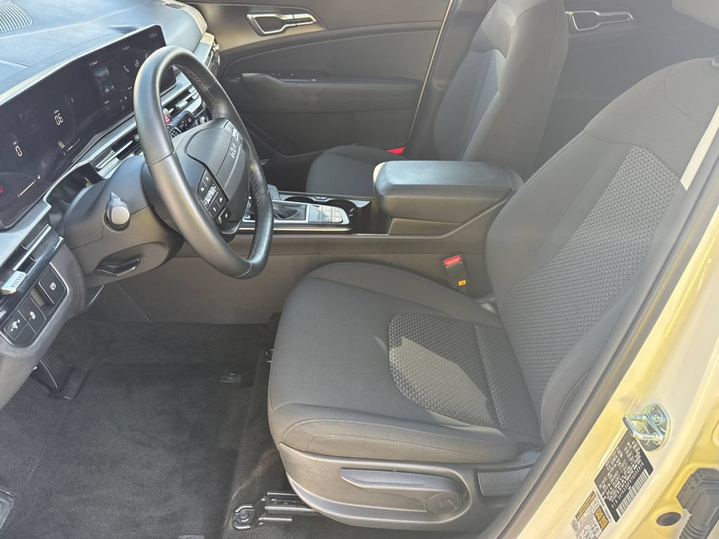 Used 2026 Kia Sportage LX FWD image 9