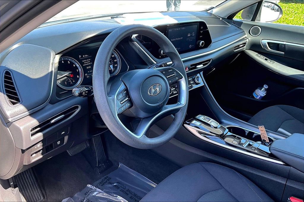 Certified 2022 Hyundai Sonata SEL w/ Cargo Package image 9