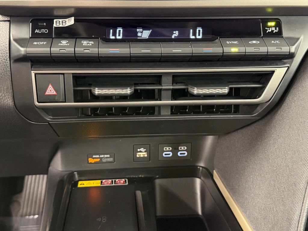 Used 2026 Toyota Camry LE FWD image 34