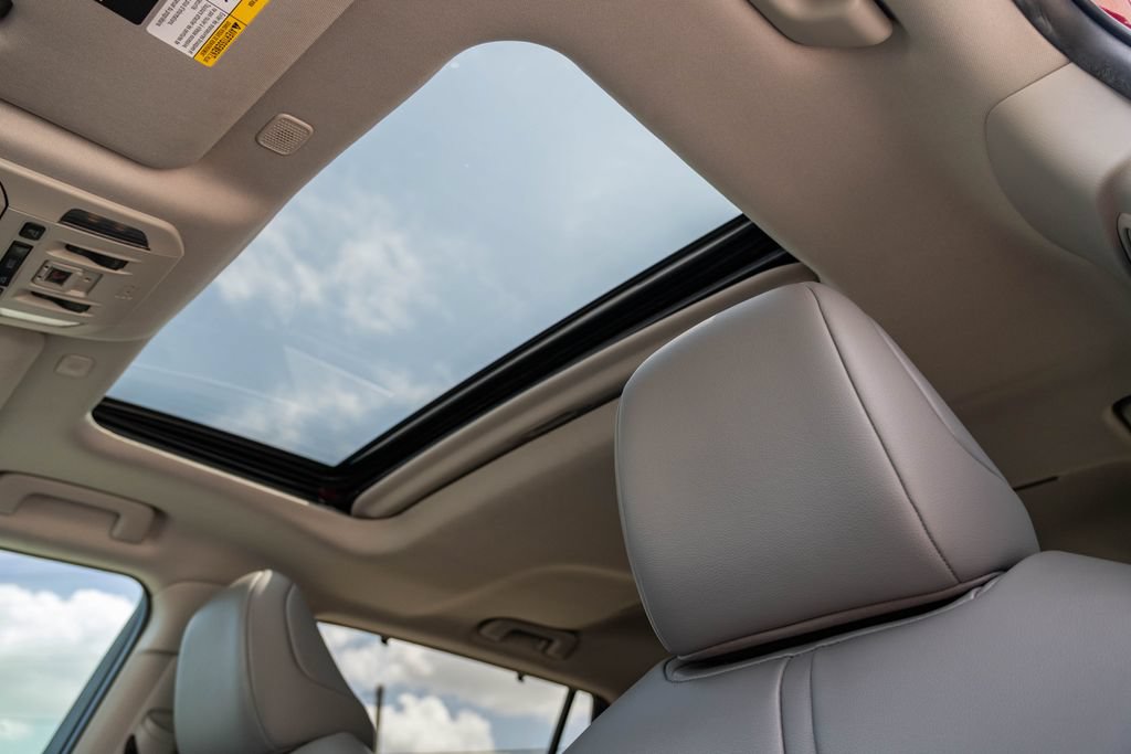 Used 2023 Toyota Highlander XLE FWD image 25