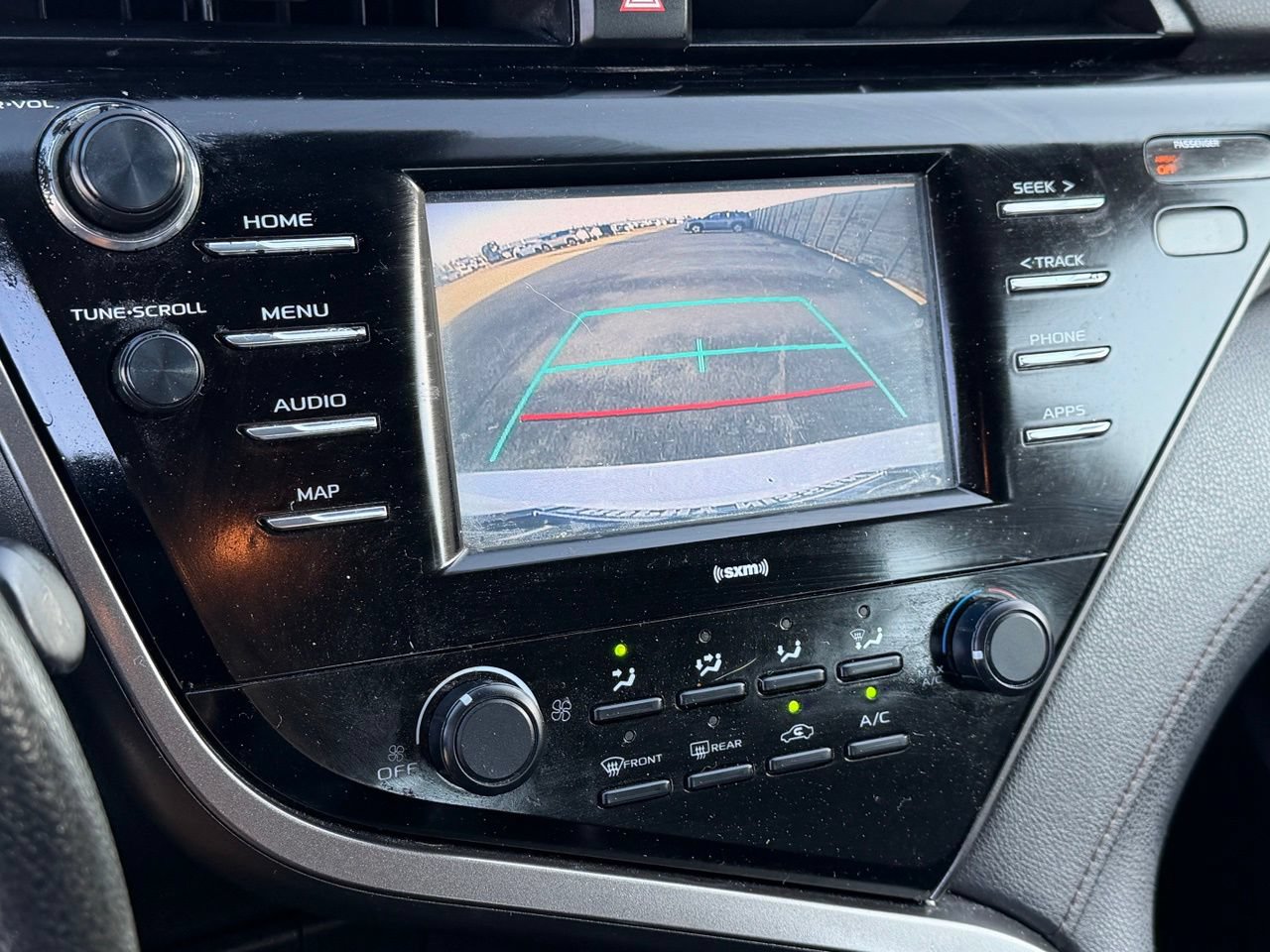 Used 2020 Toyota Camry LE AWD/4WD image 23