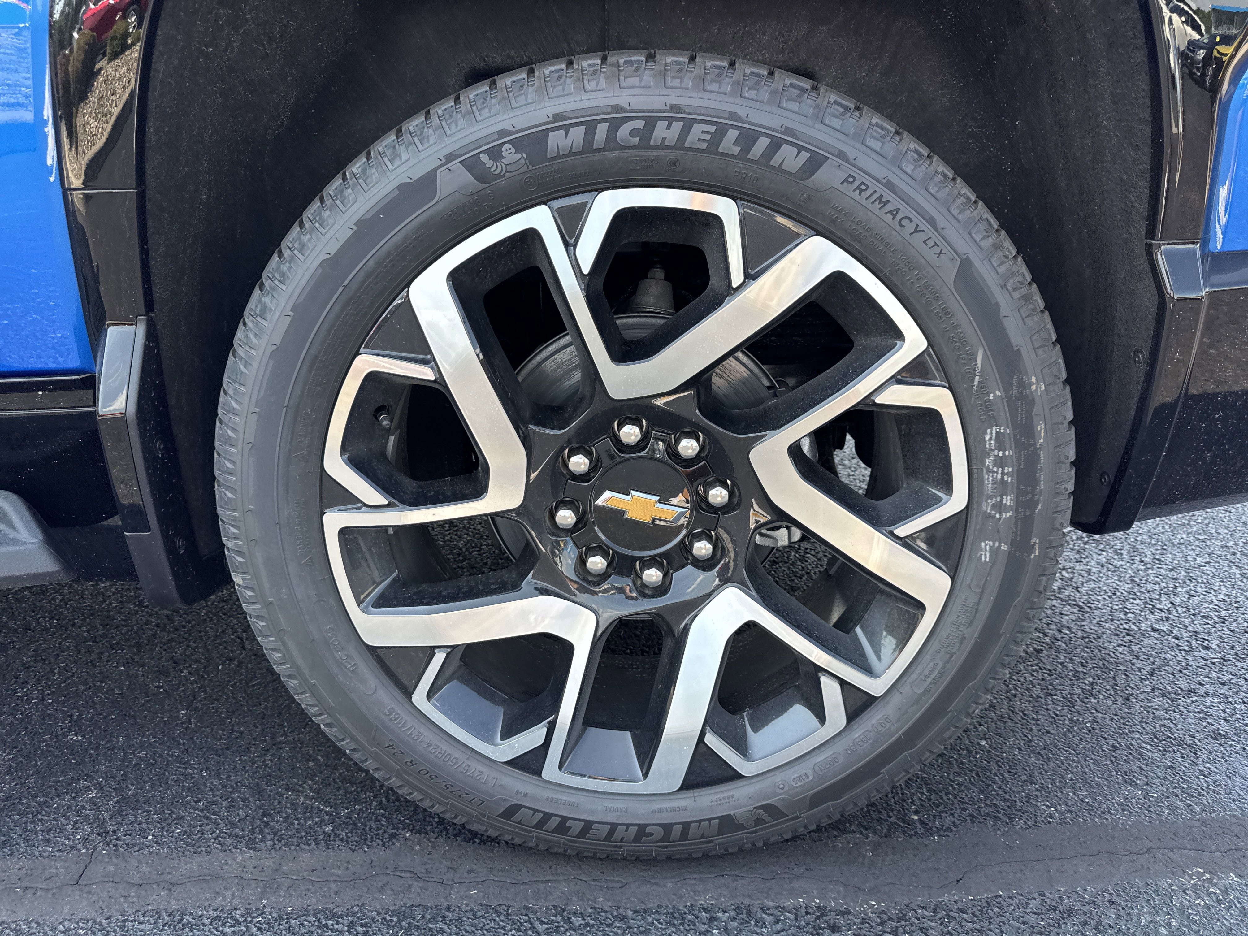 New 2025 Chevrolet Silverado EV RST image 37