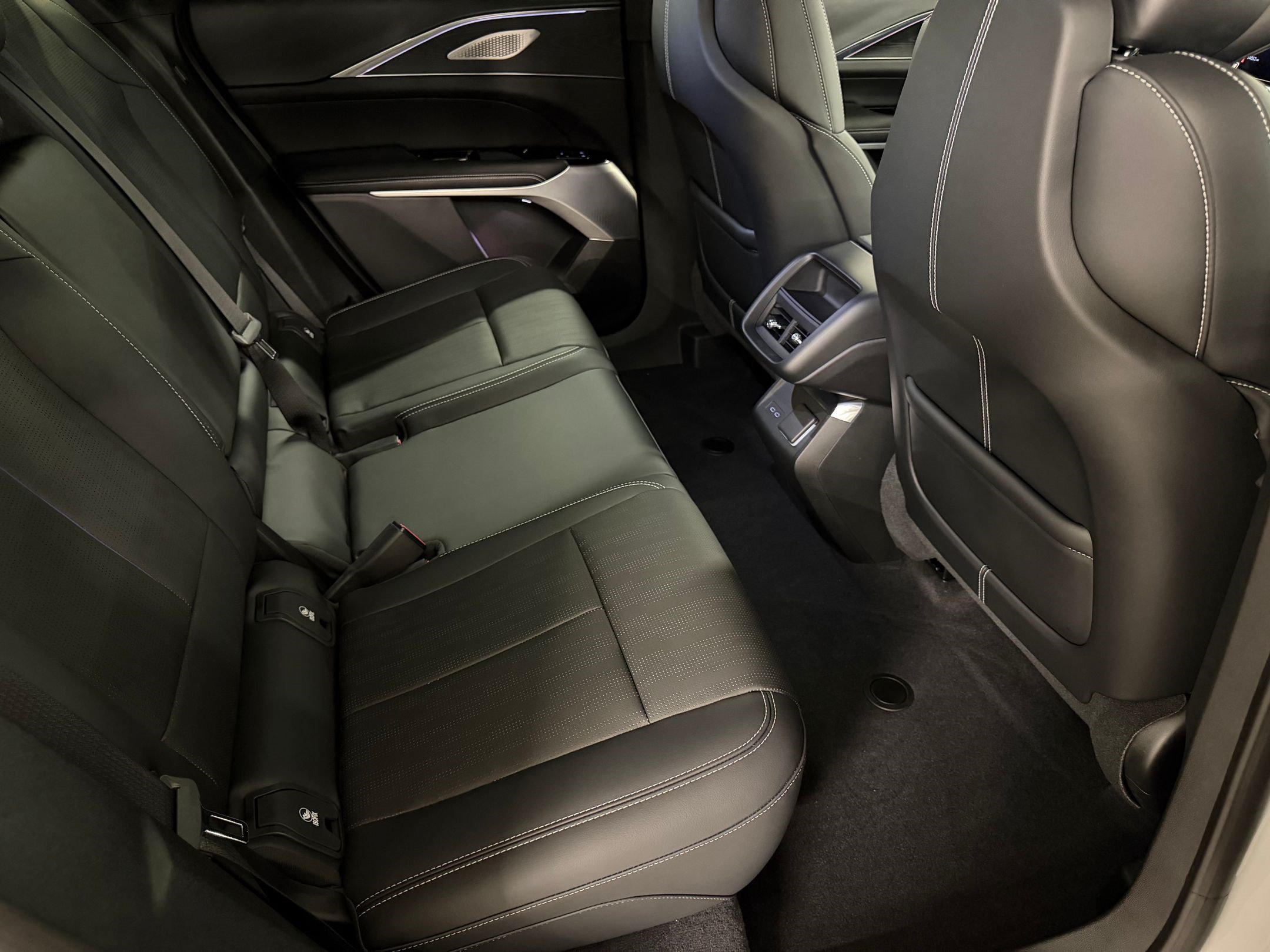 Certified 2024 Cadillac Lyriq Luxury RWD image 46