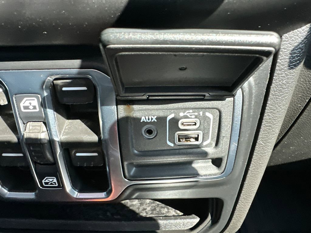 Used 2022 Jeep Gladiator Sport image 13