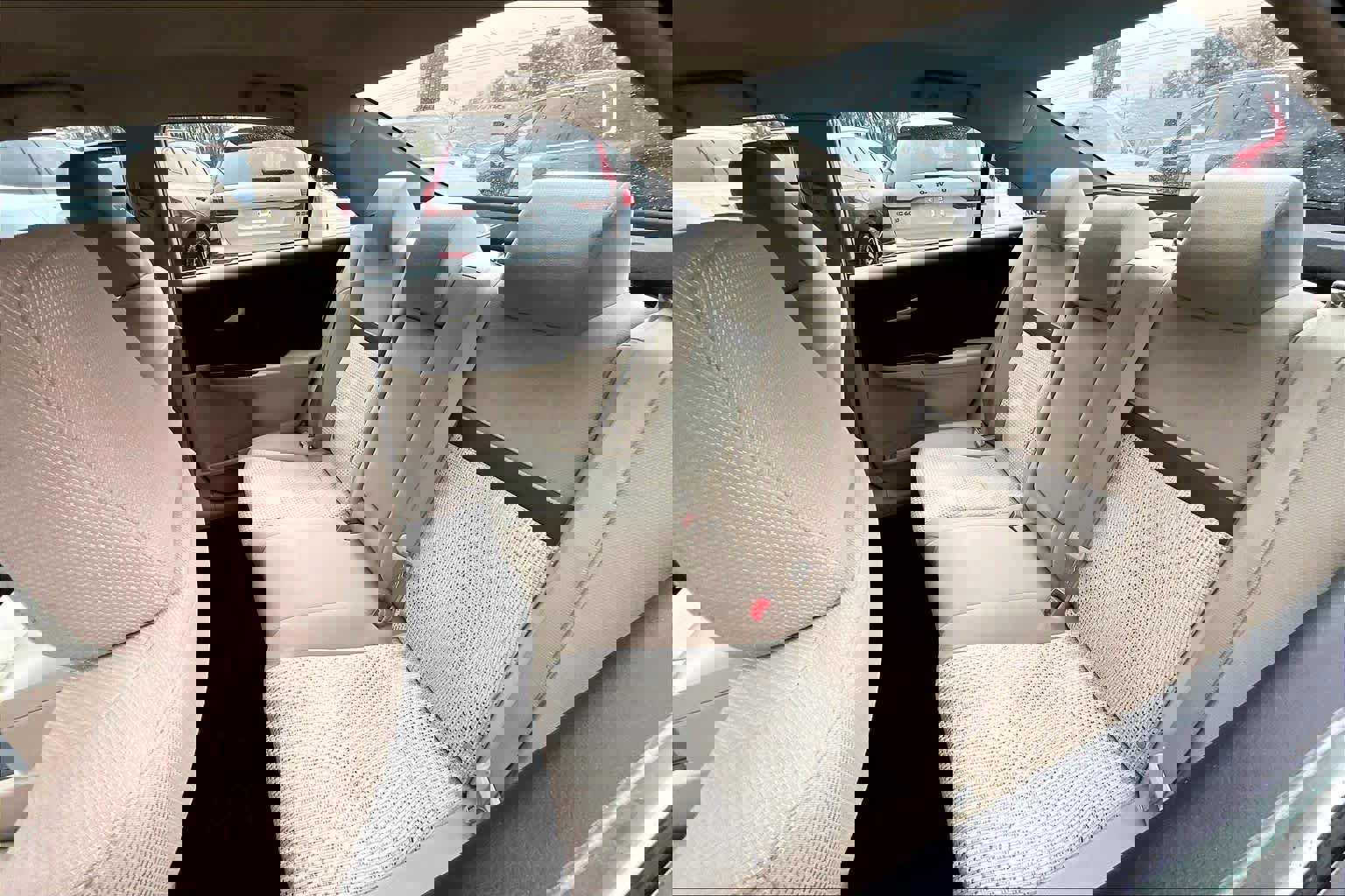 Used 2013 Toyota Camry LE image 20