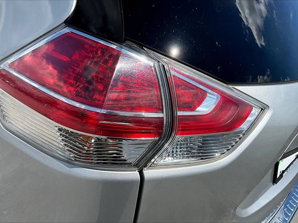 Used 2016 Nissan Rogue SL AWD/4WD image 27