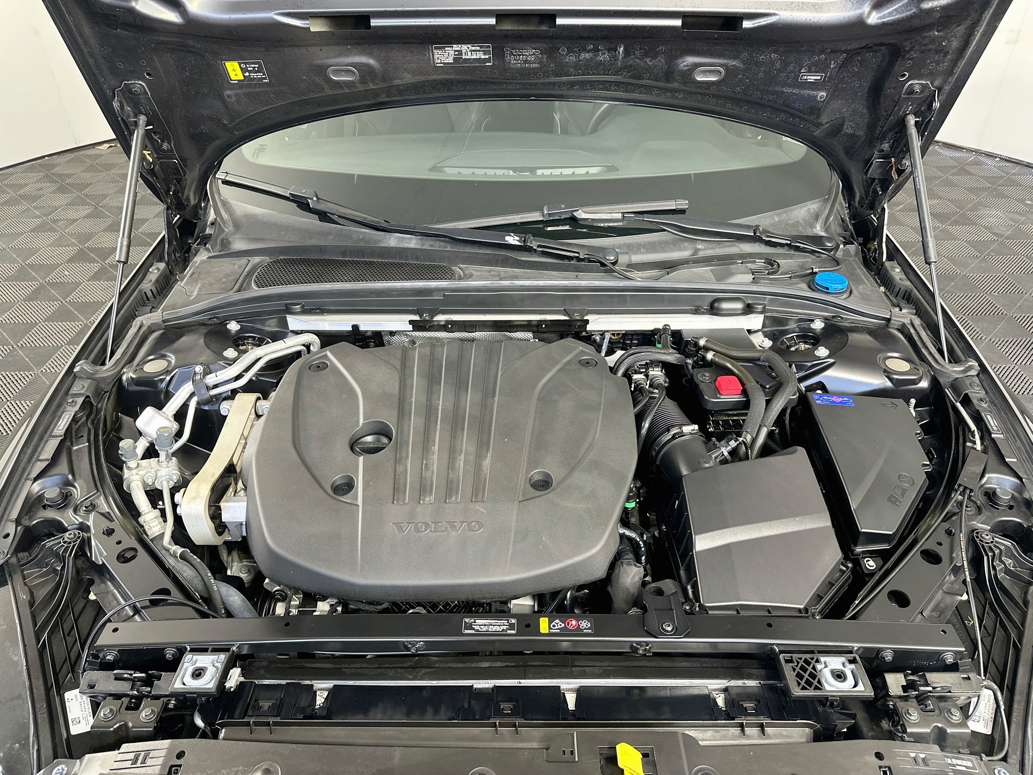 Used 2024 Volvo S60 B5 Plus w/ Protection Package Premier FWD image 35
