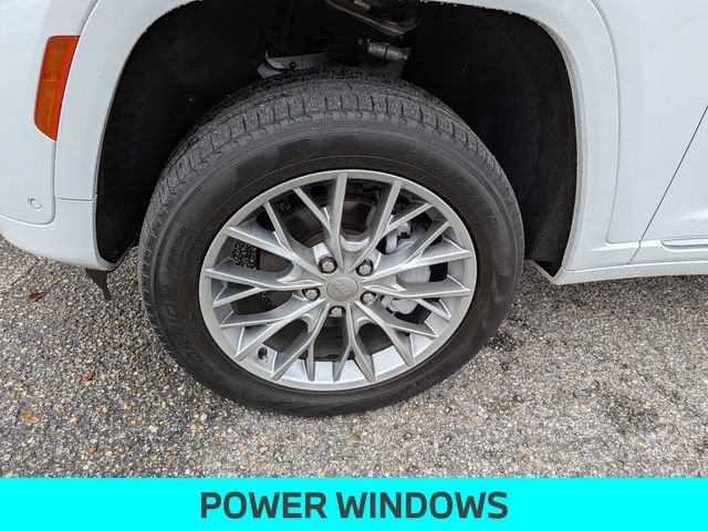 Used 2024 Jeep Grand Cherokee Summit AWD/4WD image 11