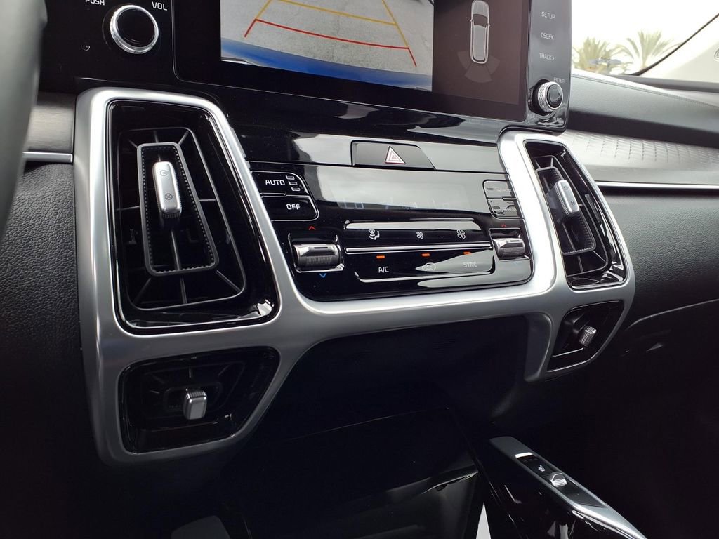 Certified 2022 Kia Sorento SX FWD image 19