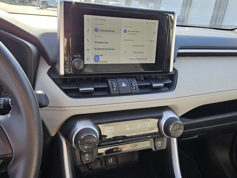 Used 2023 Toyota RAV4 XLE Premium image 23