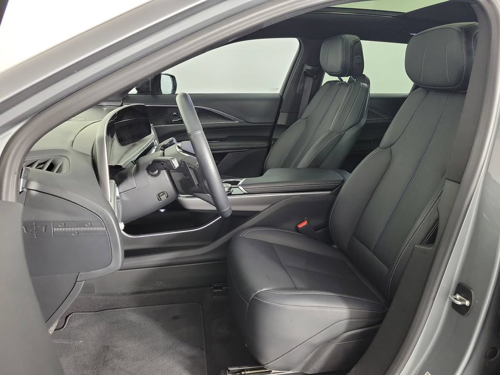 Used 2024 Cadillac Lyriq Sport RWD image 15