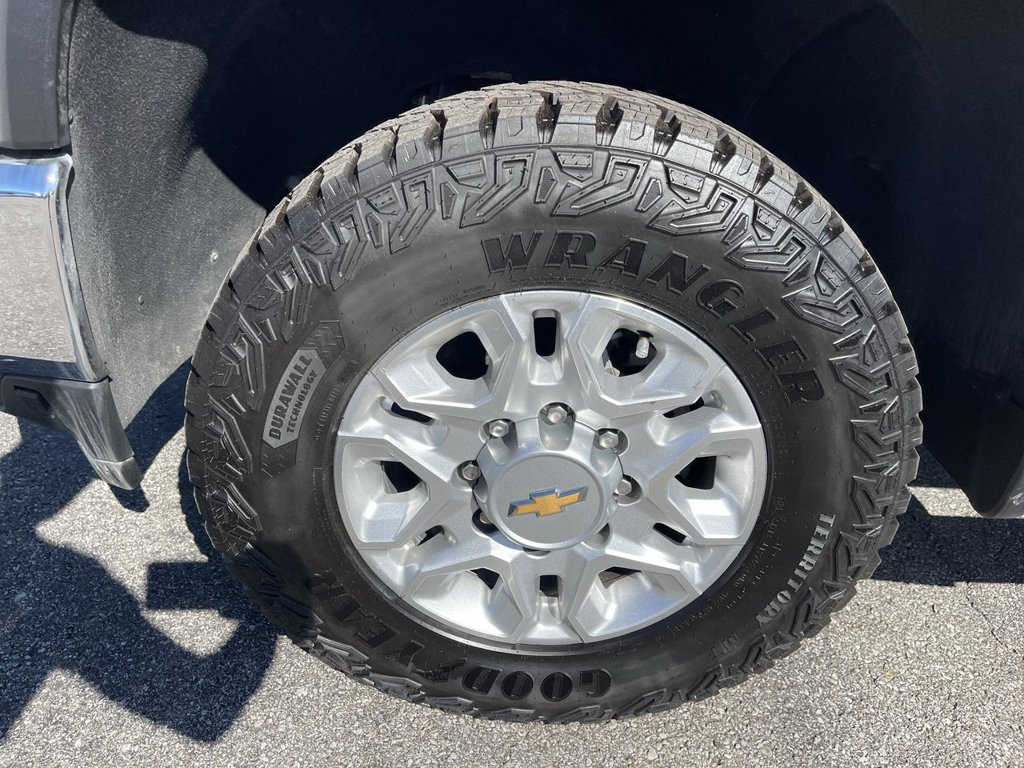 Used 2023 Chevrolet Silverado 2500 LT w/ Convenience Package AWD/4WD image 10