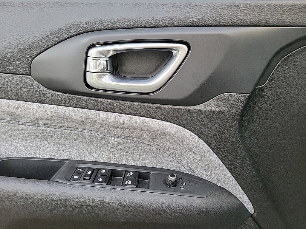 Used 2025 Jeep Compass Sport AWD/4WD image 11