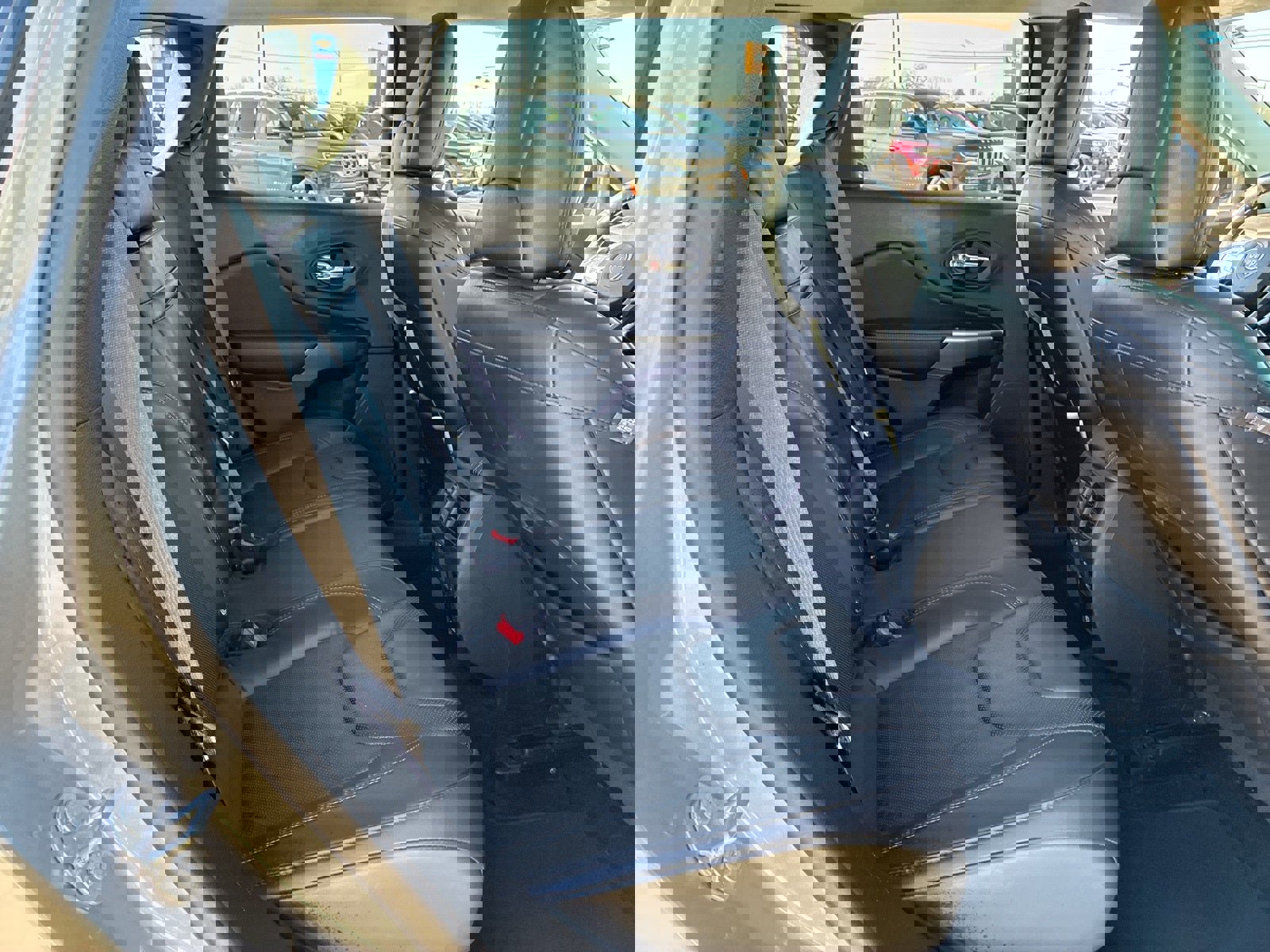 Used 2019 Jeep Cherokee Limited image 17