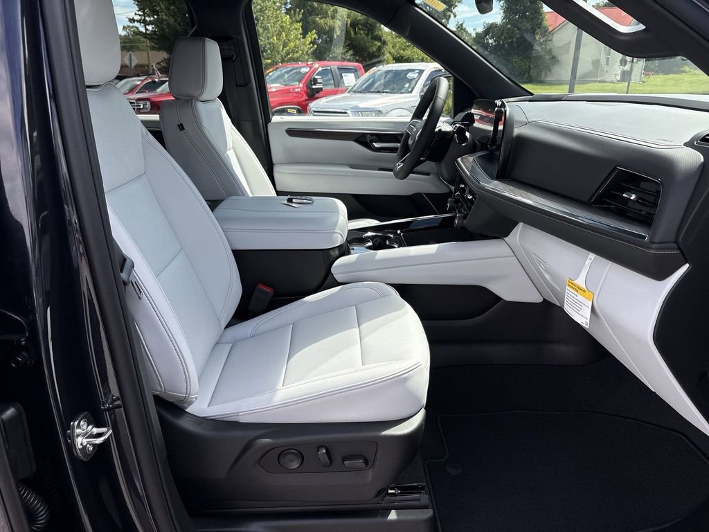 New 2025 Chevrolet Suburban Premier image 29