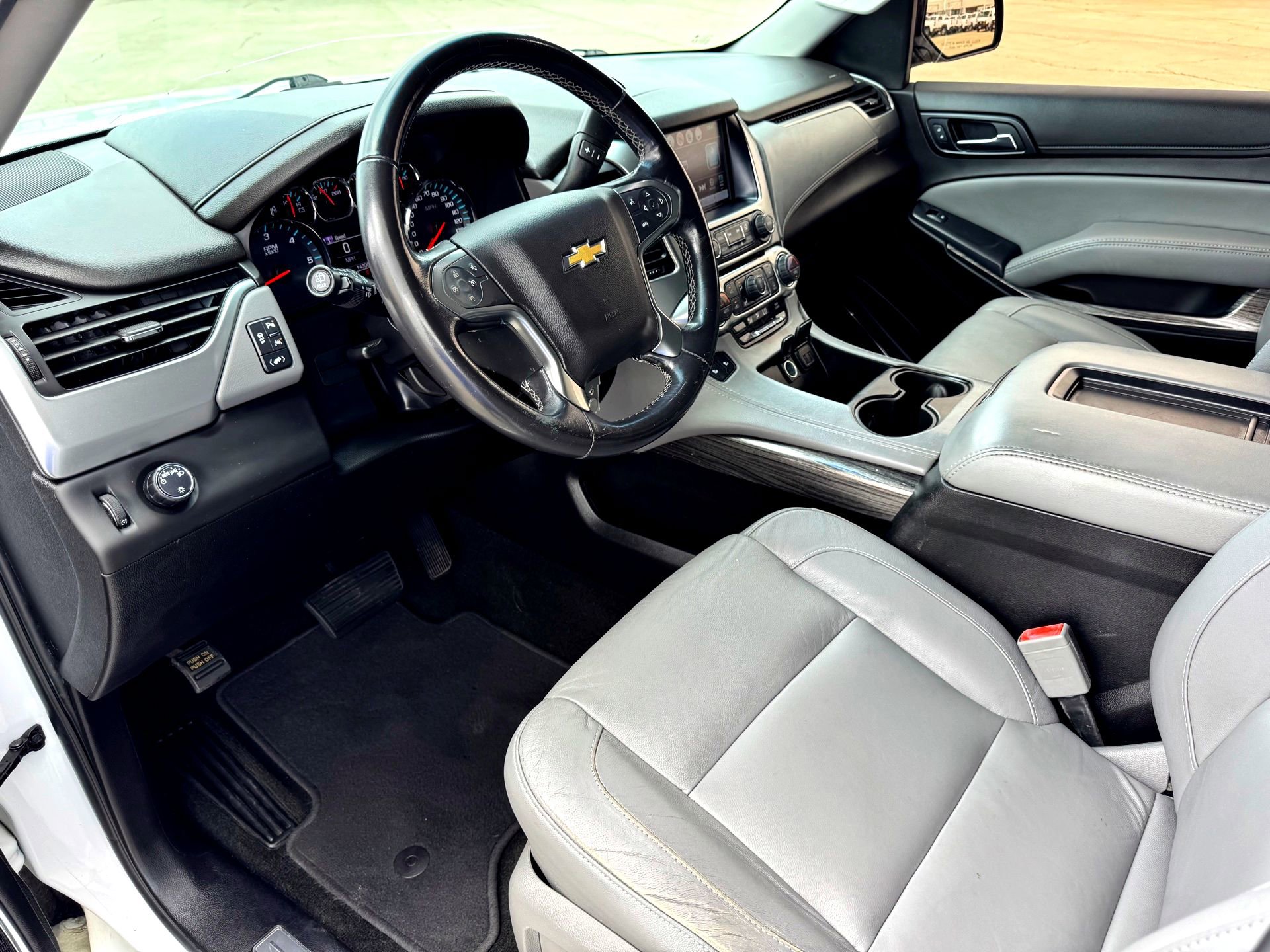 Used 2018 Chevrolet Suburban LT RWD image 11
