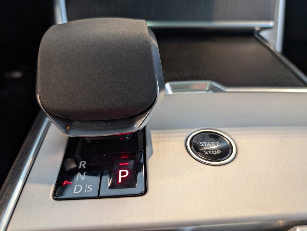 New 2025 Land Rover Range Rover SE image 24