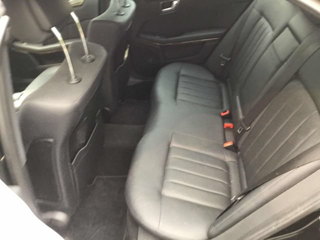 Used 2010 Mercedes-Benz E 550 4MATIC Sedan image 11