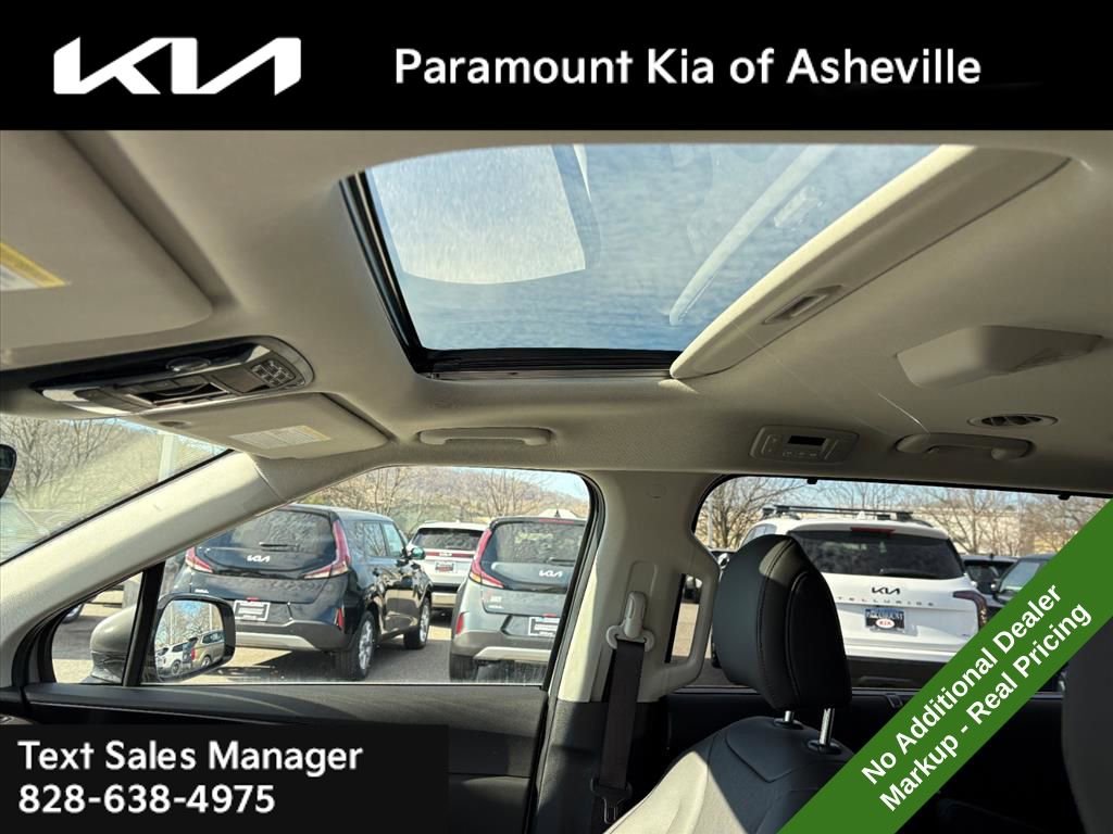 New 2026 Kia Carnival SX w/ SX Dark Edition Package image 15