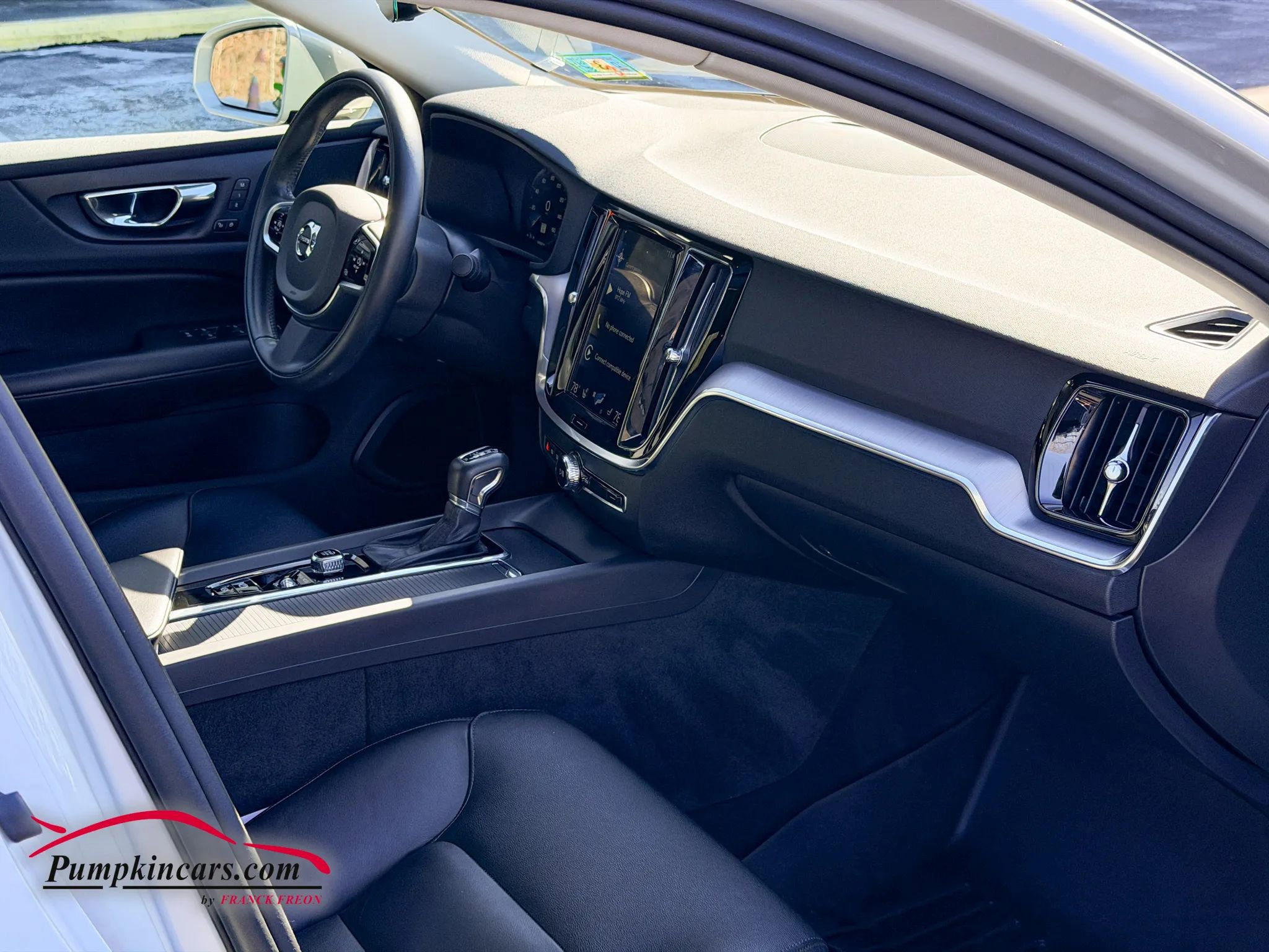 Used 2020 Volvo S60 T5 Momentum image 17