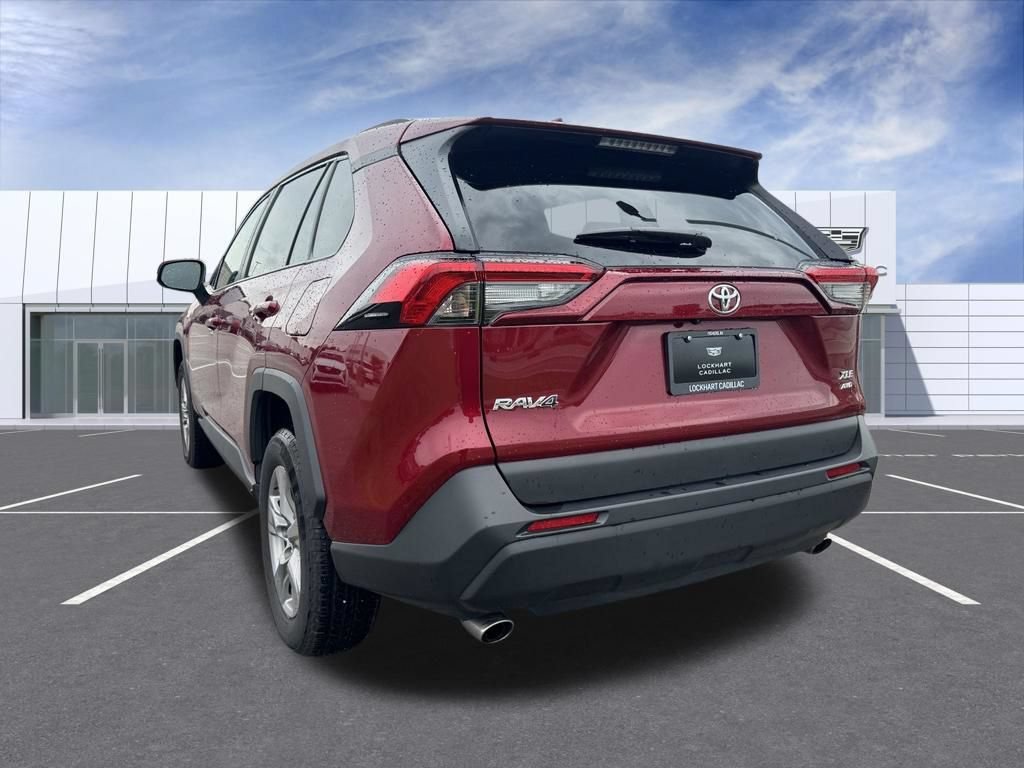 Used 2025 Toyota RAV4 XLE AWD/4WD image 11